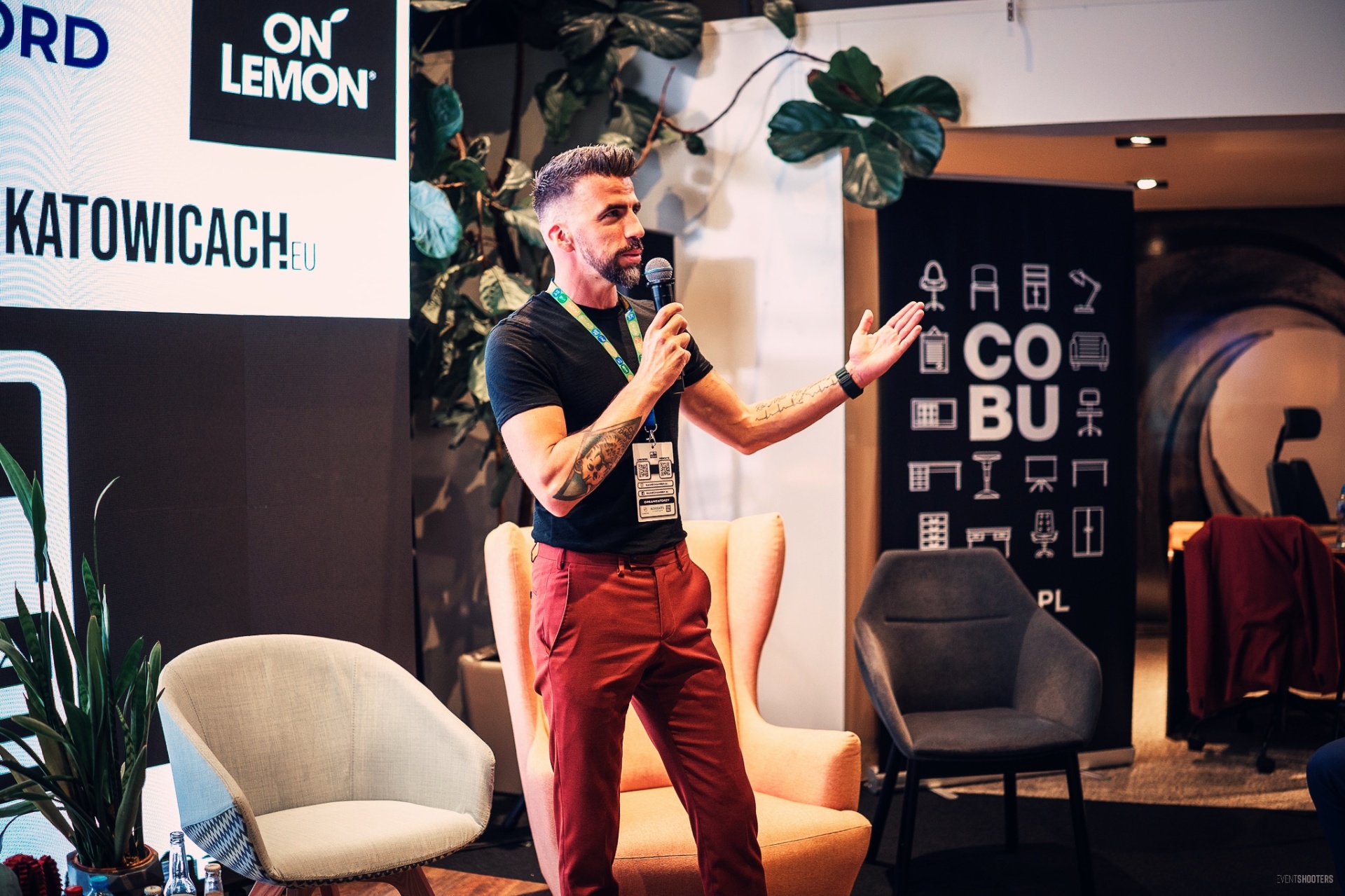 Jacek Miczek prowadzący panel o legaltech